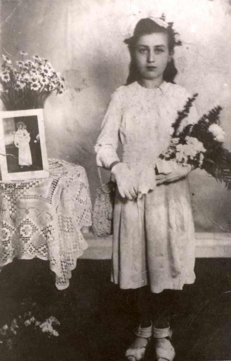 A girl from Krakow who was hidden on the ‘Aryan side” of Warsaw. Yad Vashem Archives